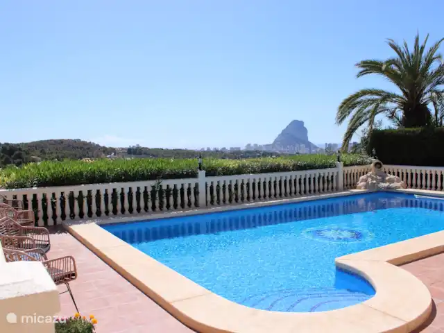 villa huren in Spanje, Costa Blanca, Calpe – Villa Ty Croeso Calpe Terras bij het zwembad