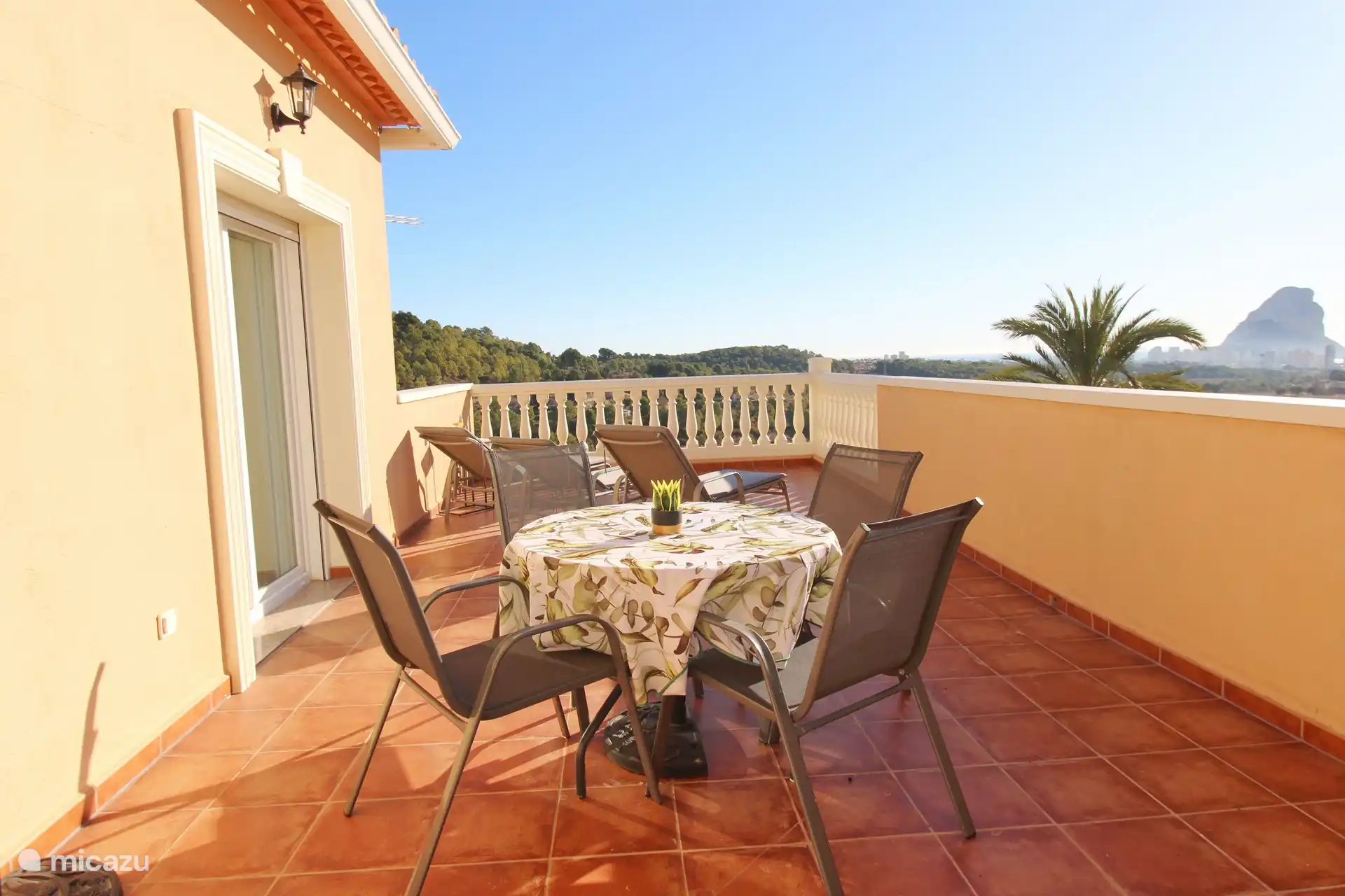 Schlafzimmer mit Terrasse