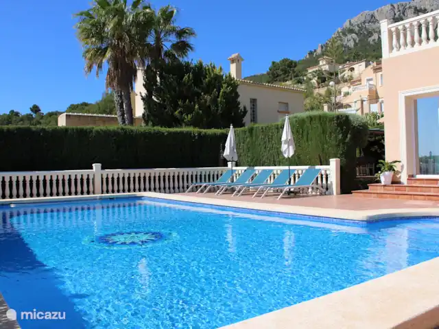 villa huren in Spanje, Costa Blanca, Calpe – Villa Ty Croeso Calpe Terras bij het zwembad