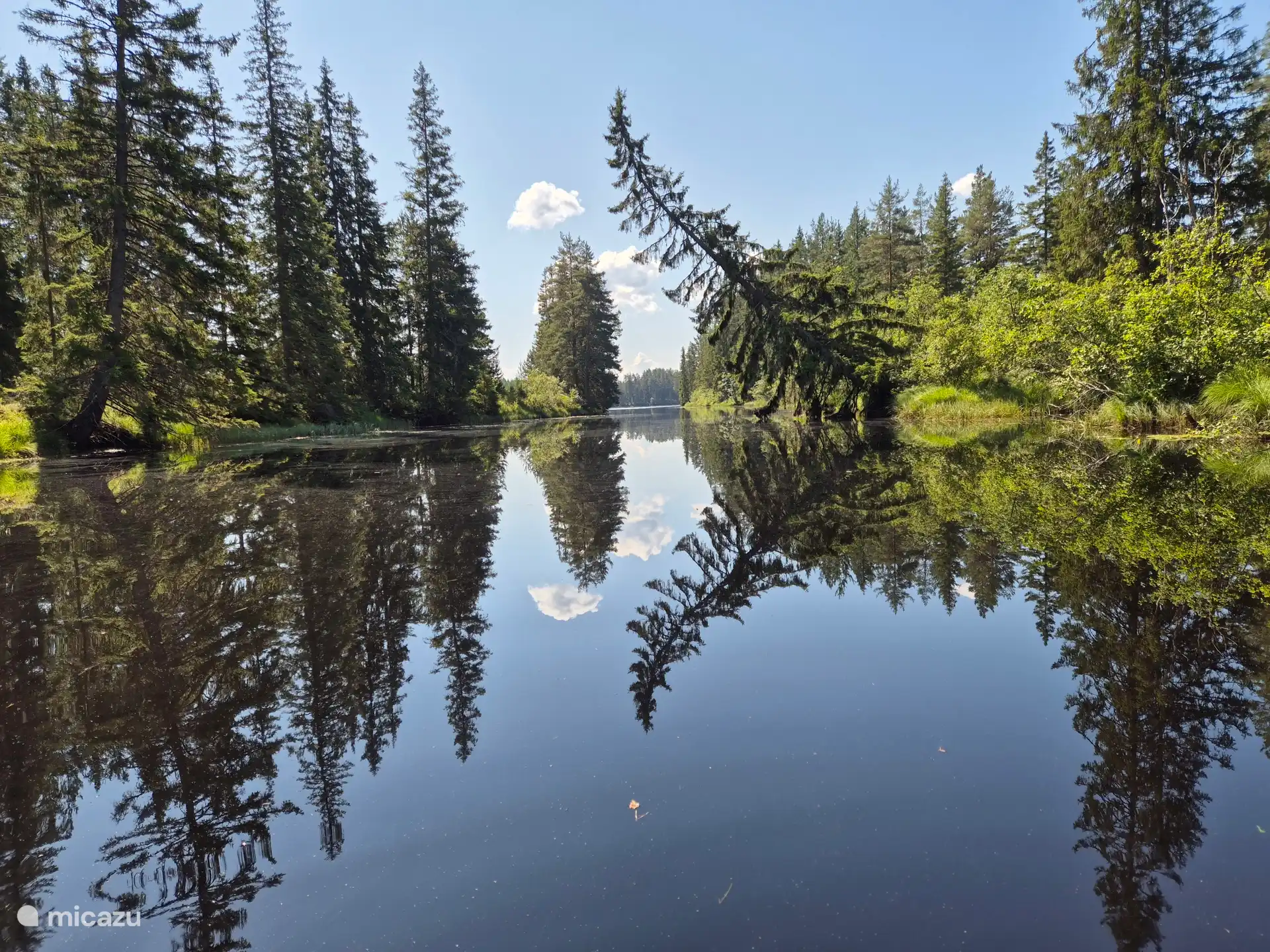 Beim Kanufahren (flussabwärts) stoßen Sie auf diese schönen Orte.