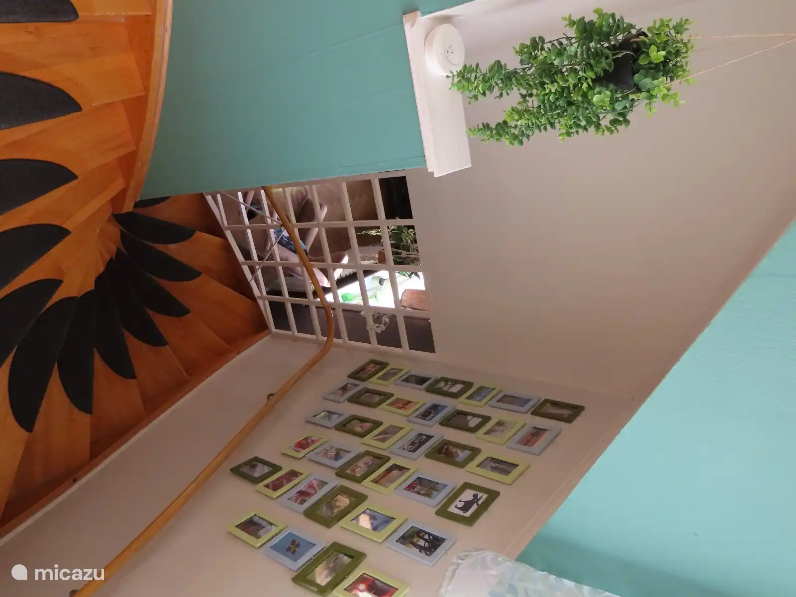 Treppe zum 1. Stock mit drei Schlafzimmern