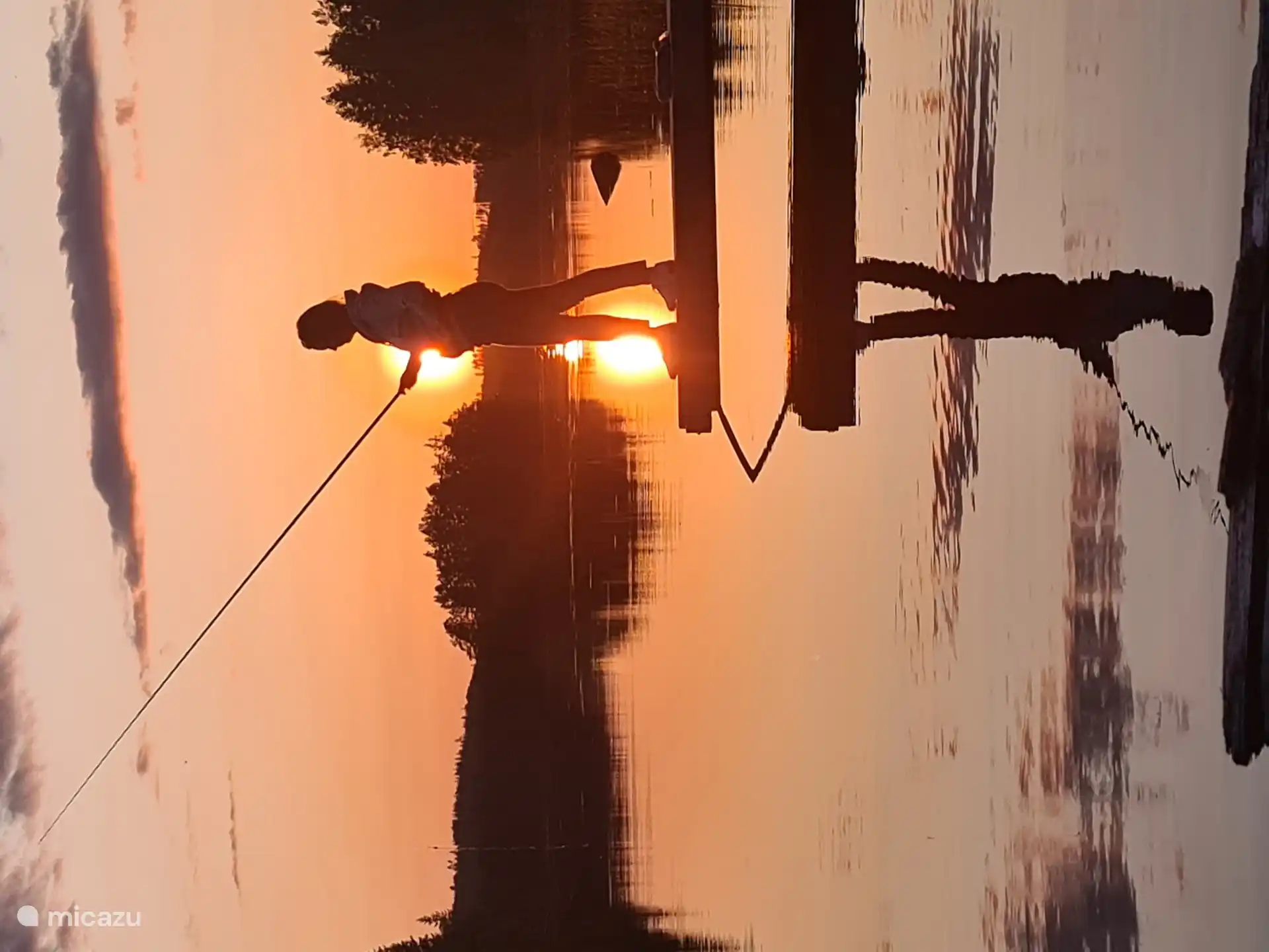 Abends einen Fisch fangen mit schöner Aussicht.