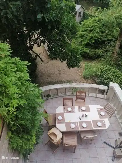 Terrasse ensoleillée