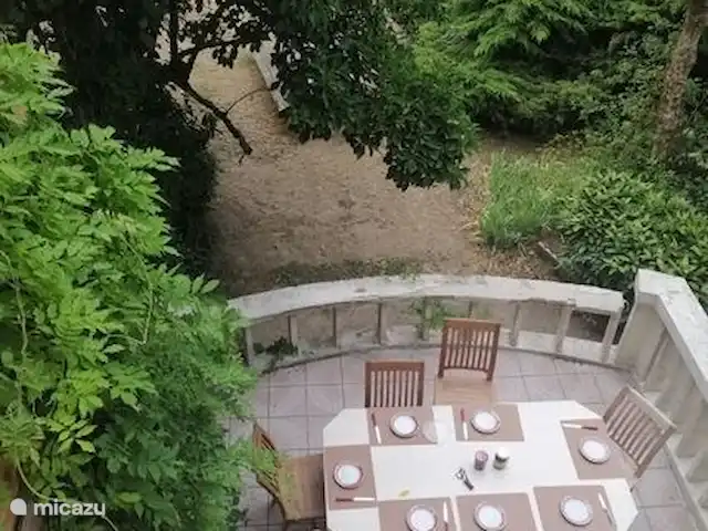 El castillo en Francia, Aisne, Hirson - casa de campo / castillo terraza solárium