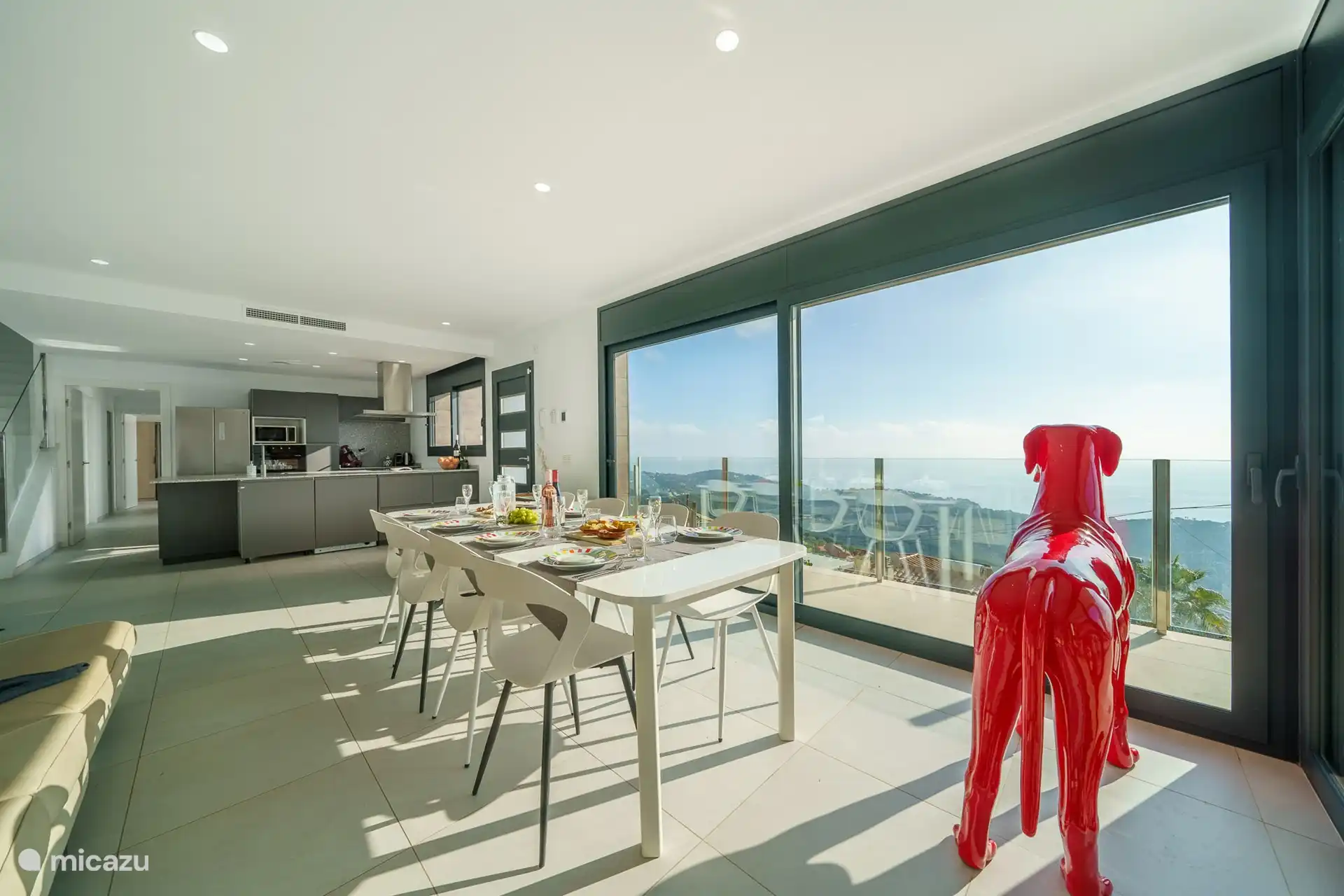 Auch vom Wohnzimmer aus haben Sie eine schöne Aussicht