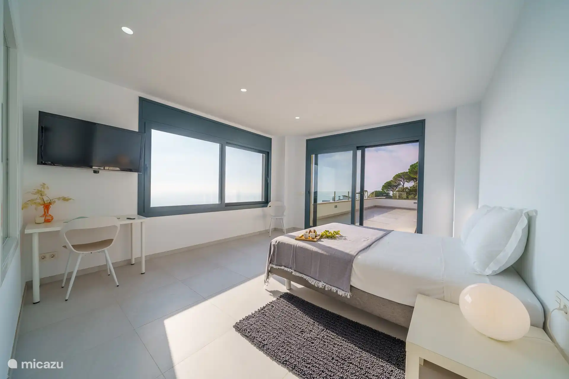 Mit einer sehr großen Dachterrasse