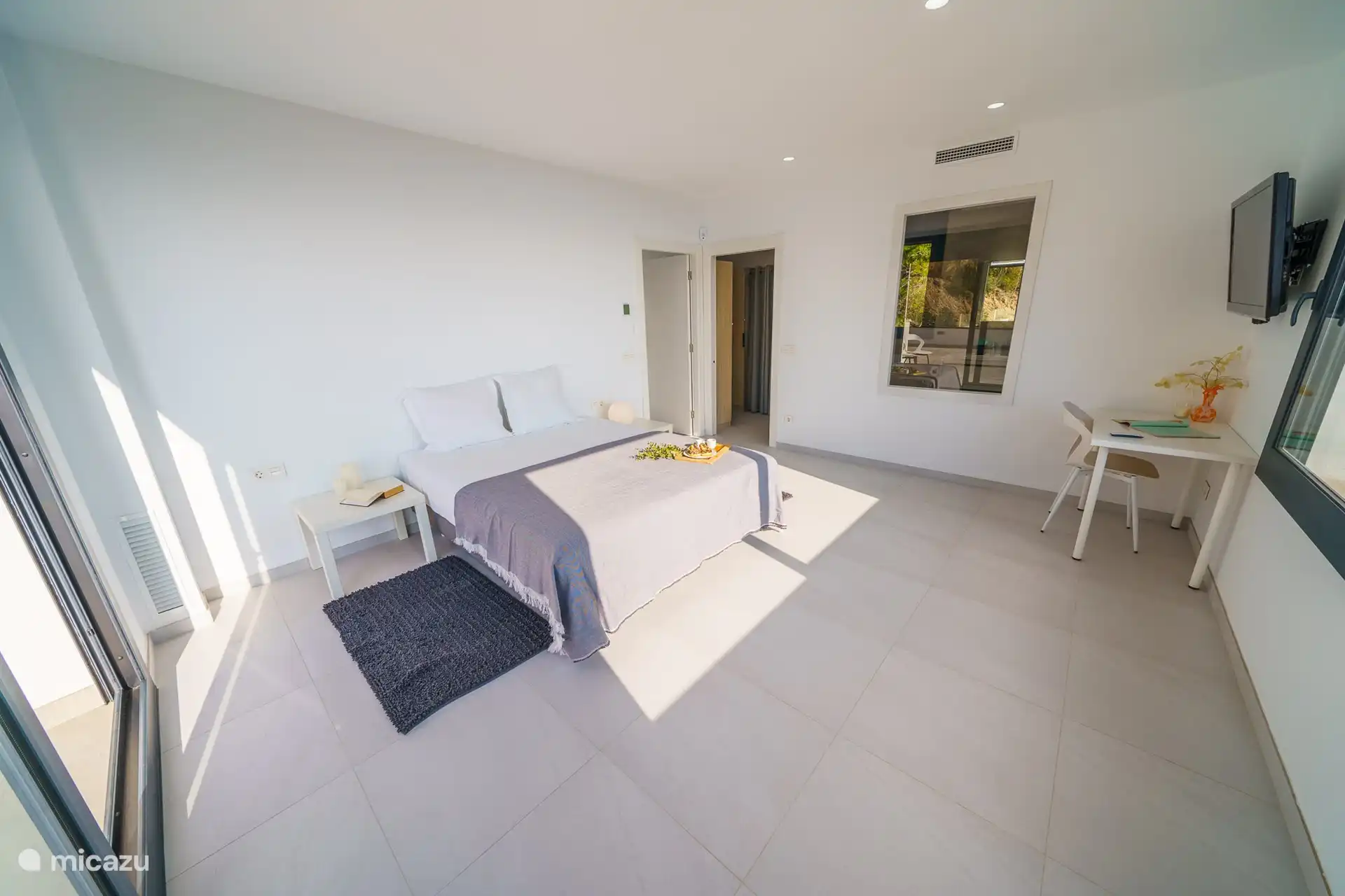 Ein Doppelbett (160x200)