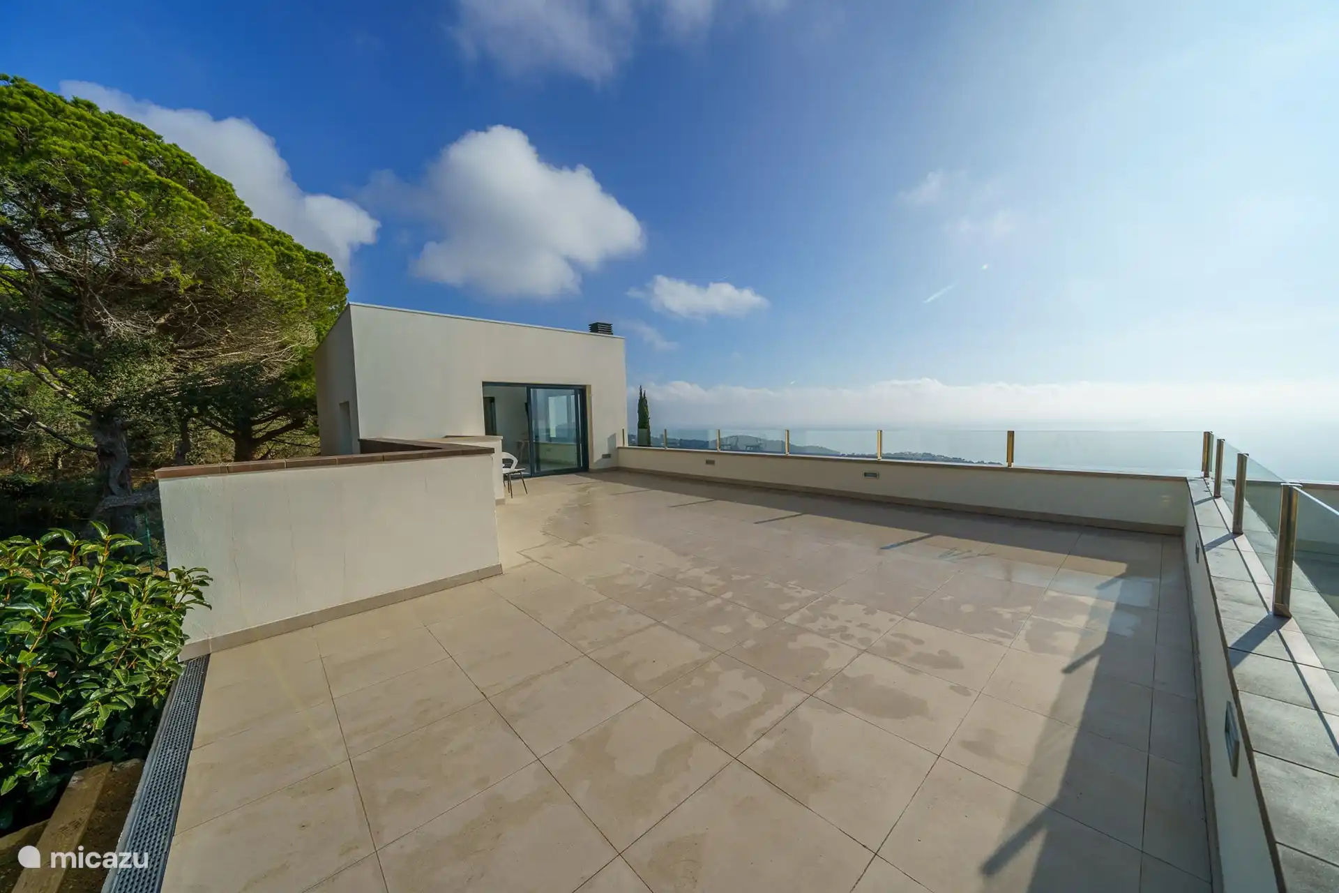 Blick von der (Dach-)Terrasse, Schlafzimmer 4