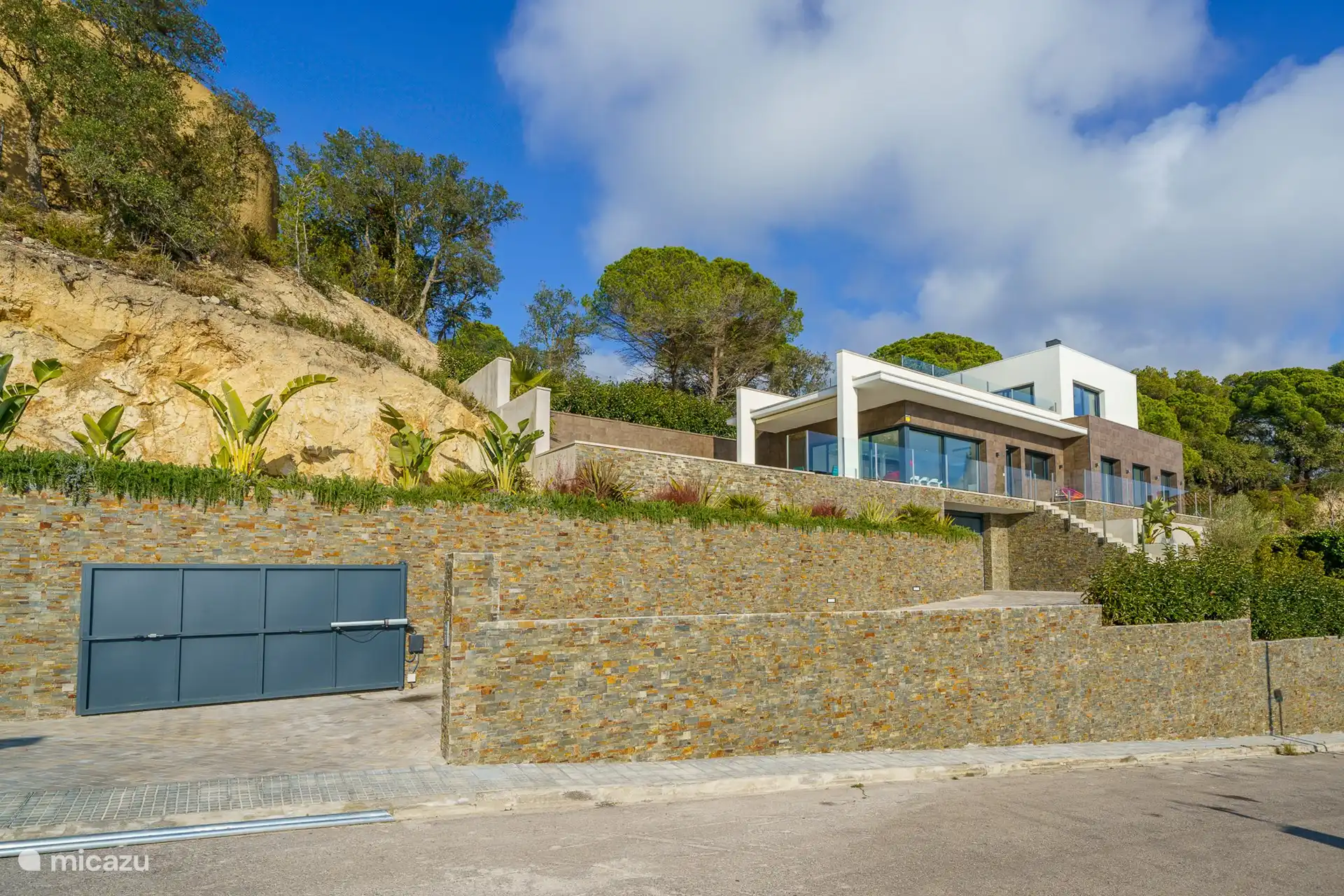 Vorderansicht der Villa le Paradis