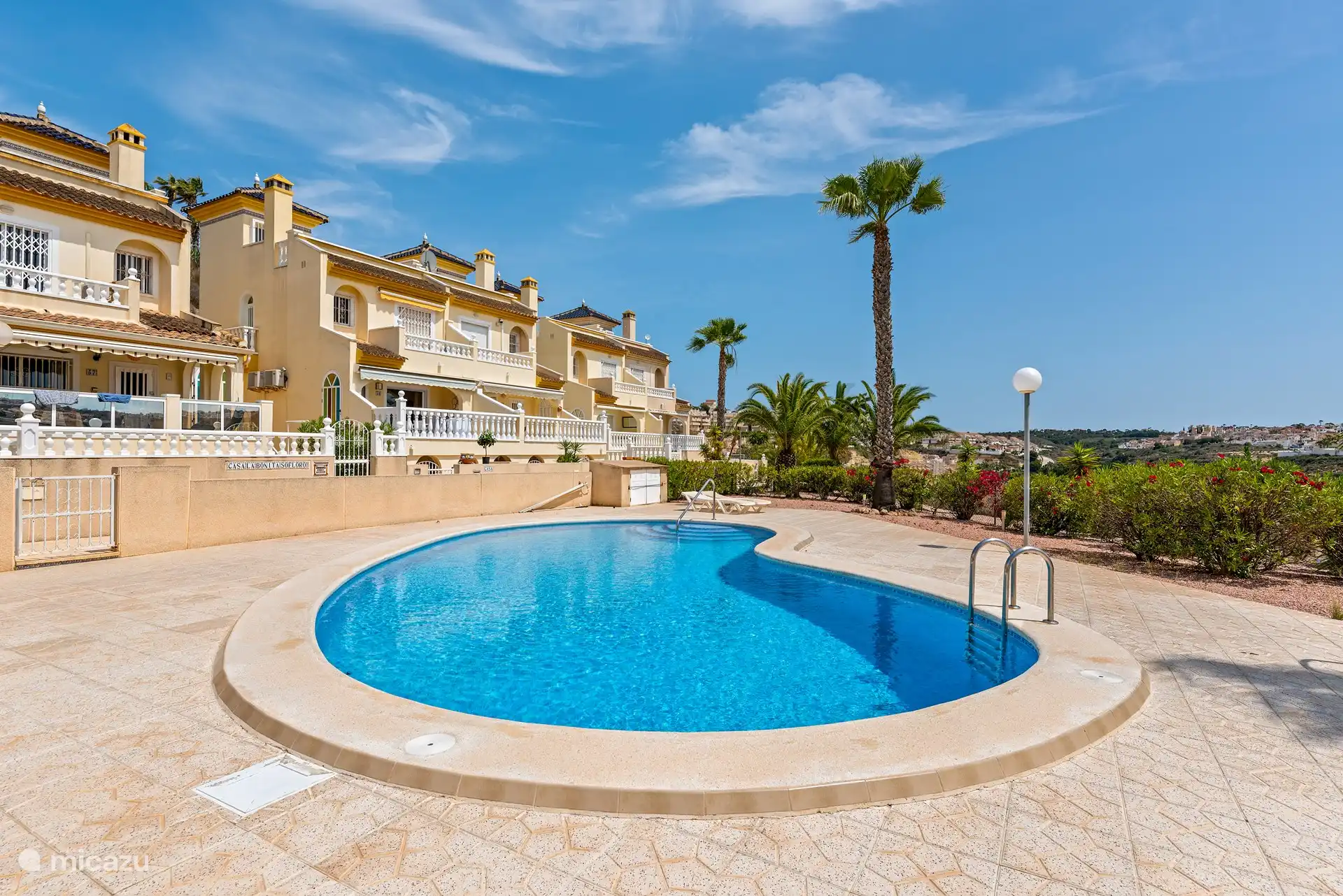 Amplia casa en campo de golf en España, Costa Blanca, Rojales  - Casa paredada