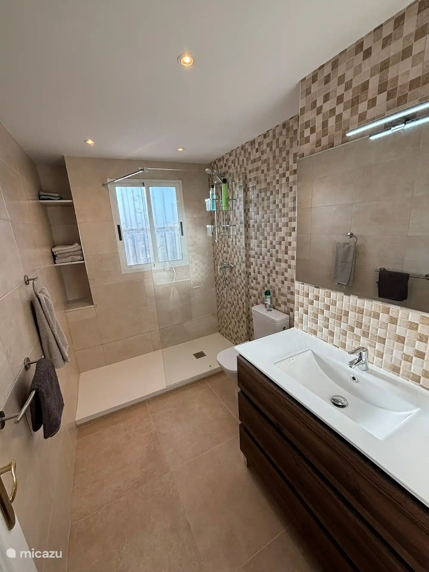 Badezimmer im Obergeschoss