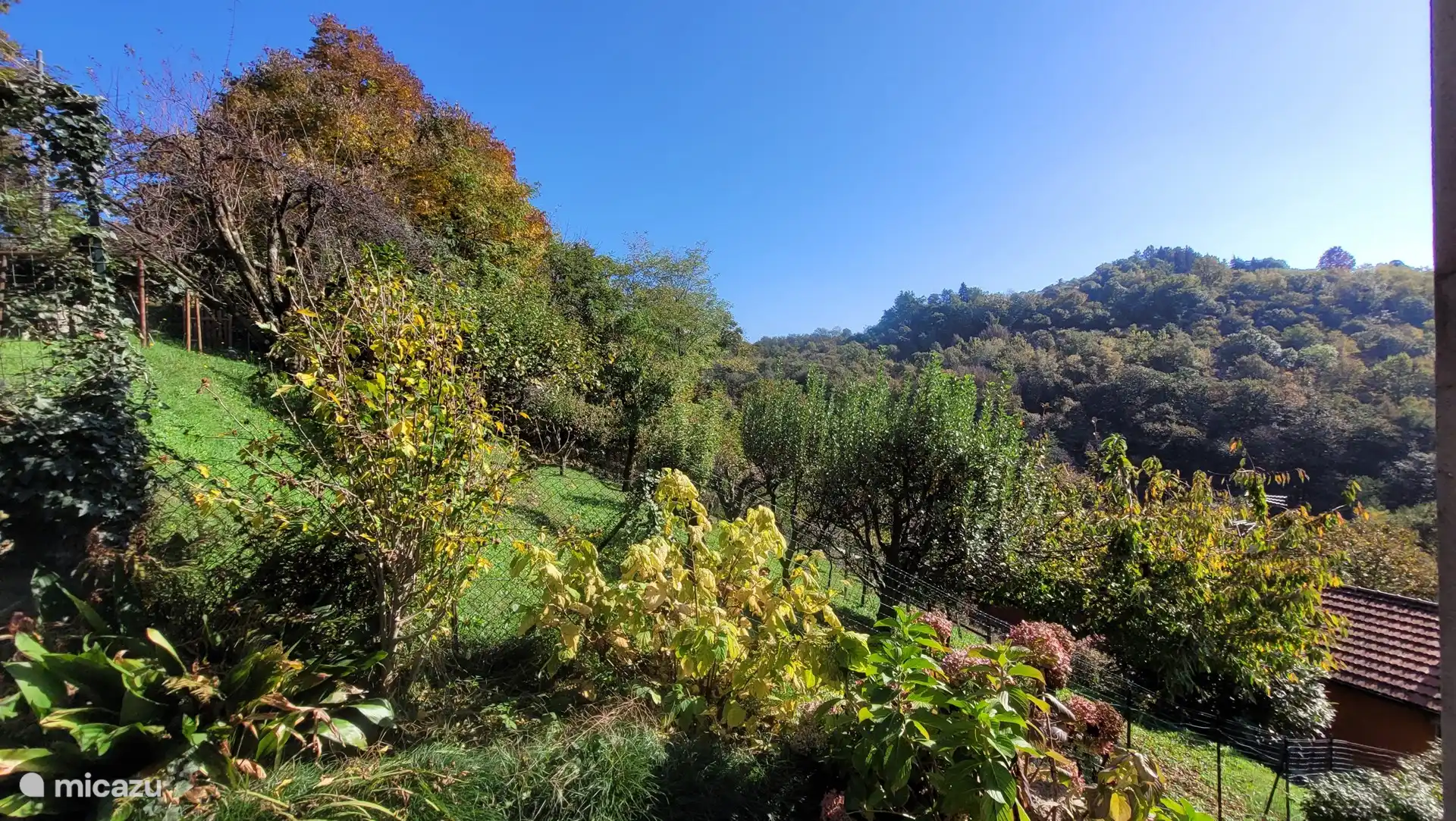 Schlafzimmer 1 im Obergeschoss anzeigen