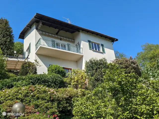 Ca Bella Vista | Italie, Lacs italiens , Miasino - maison de vacances La maison avec jardin et pergola