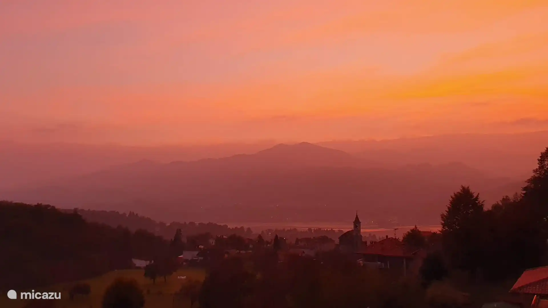 Haus bei Sonnenuntergang