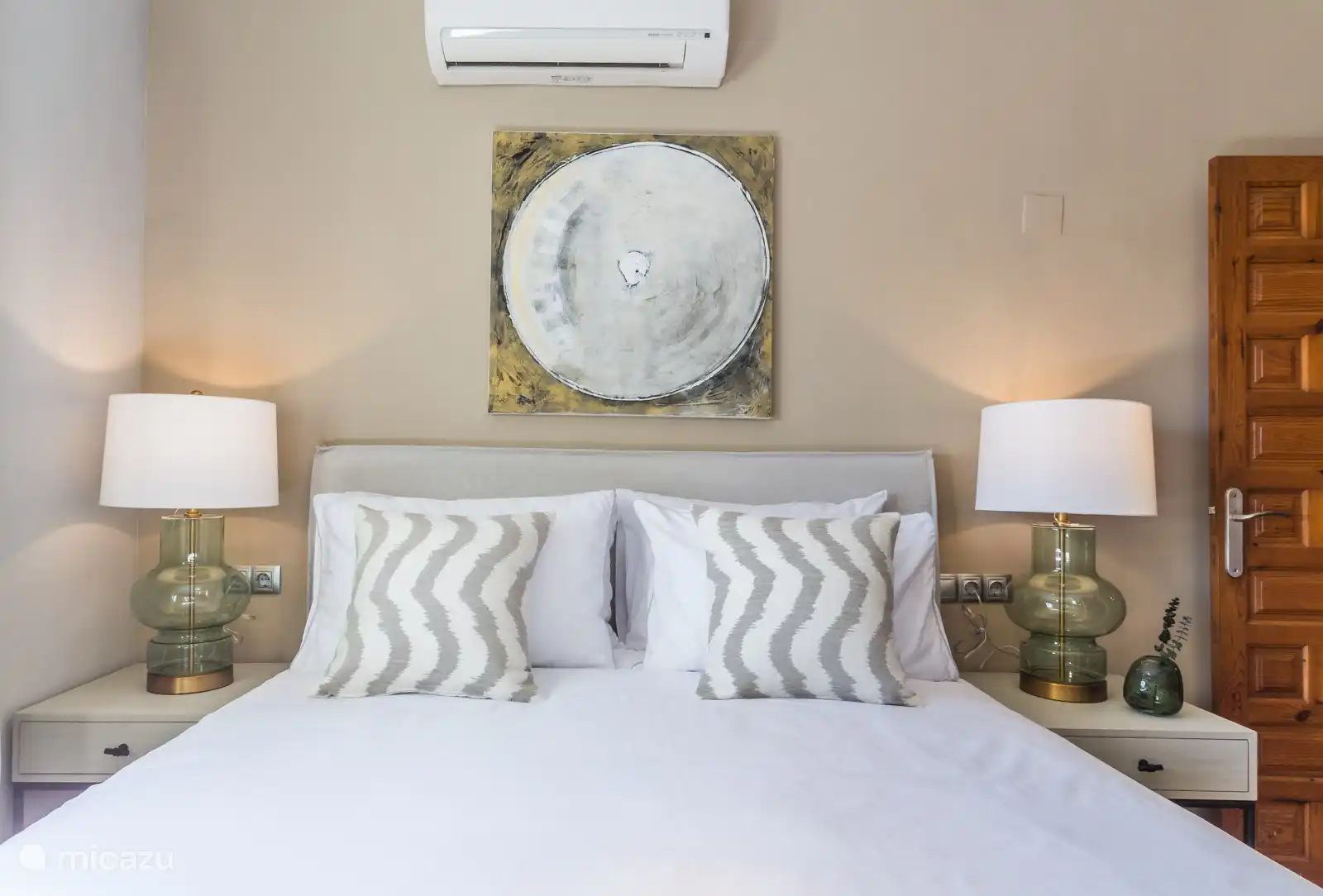 Schlafzimmer mit Doppelbett