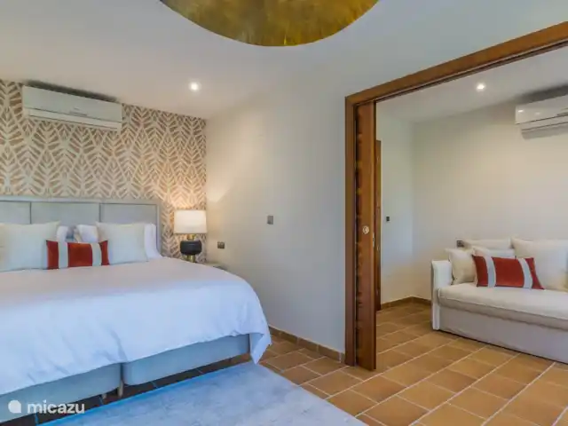 Villa Miranda | Espagne, Andalousie, Salobrena - villa Chambre avec lit double et canapé-lit double. Celui-ci peut être séparé en 2 pièces