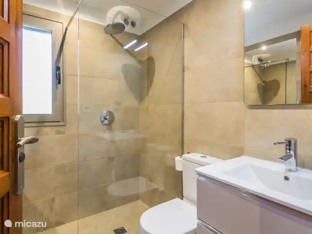 Villa Miranda | Espagne, Andalousie, Salobrena - villa salle de bain avec douche à l'italienne à effet pluie
