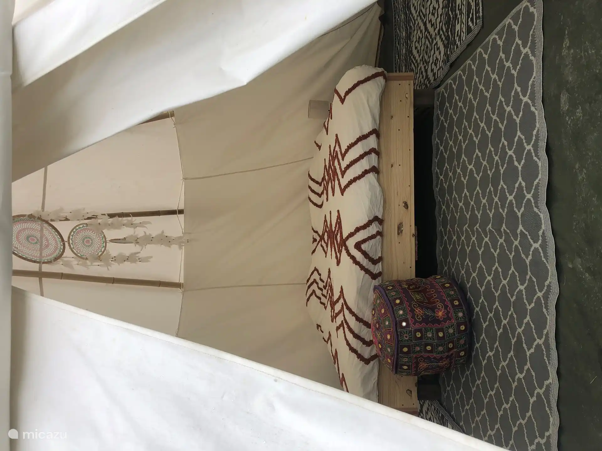 Tipi 1 con cama doble