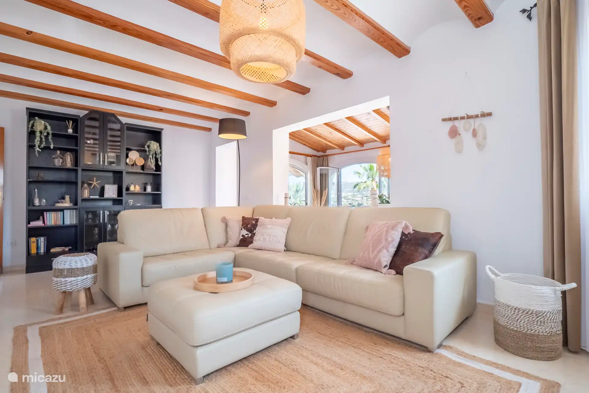 Wohnzimmer mit gemütlicher Sitzecke