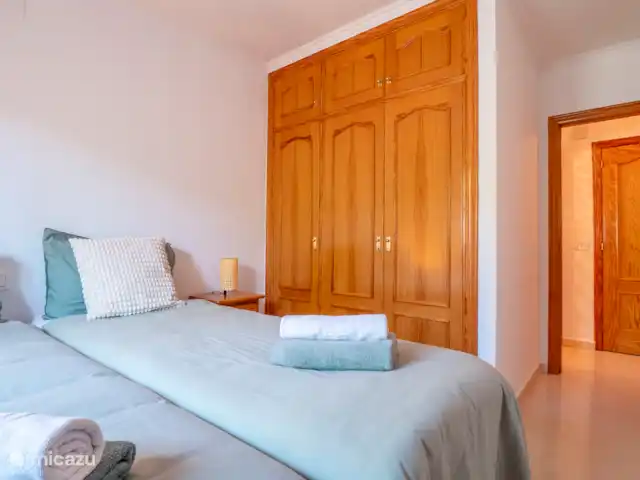 Casa Rosa en España, Costa Blanca, Benitachell - villa Dormitorio 2 con espacio en el armario
