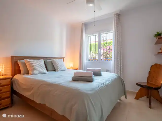 Casa Rosa en España, Costa Blanca, Benitachell - villa Dormitorio con cama doble