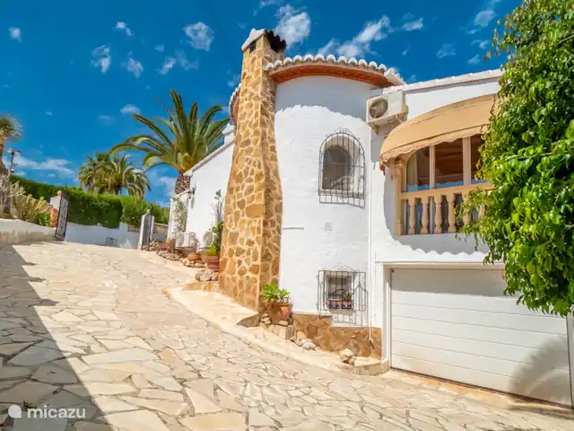 Casa Rosa en España, Costa Blanca, Benitachell - villa La puerta con estacionamiento