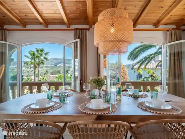 Casa Rosa en España, Costa Blanca, Benitachell - villa Acogedora zona de comedor con vistas