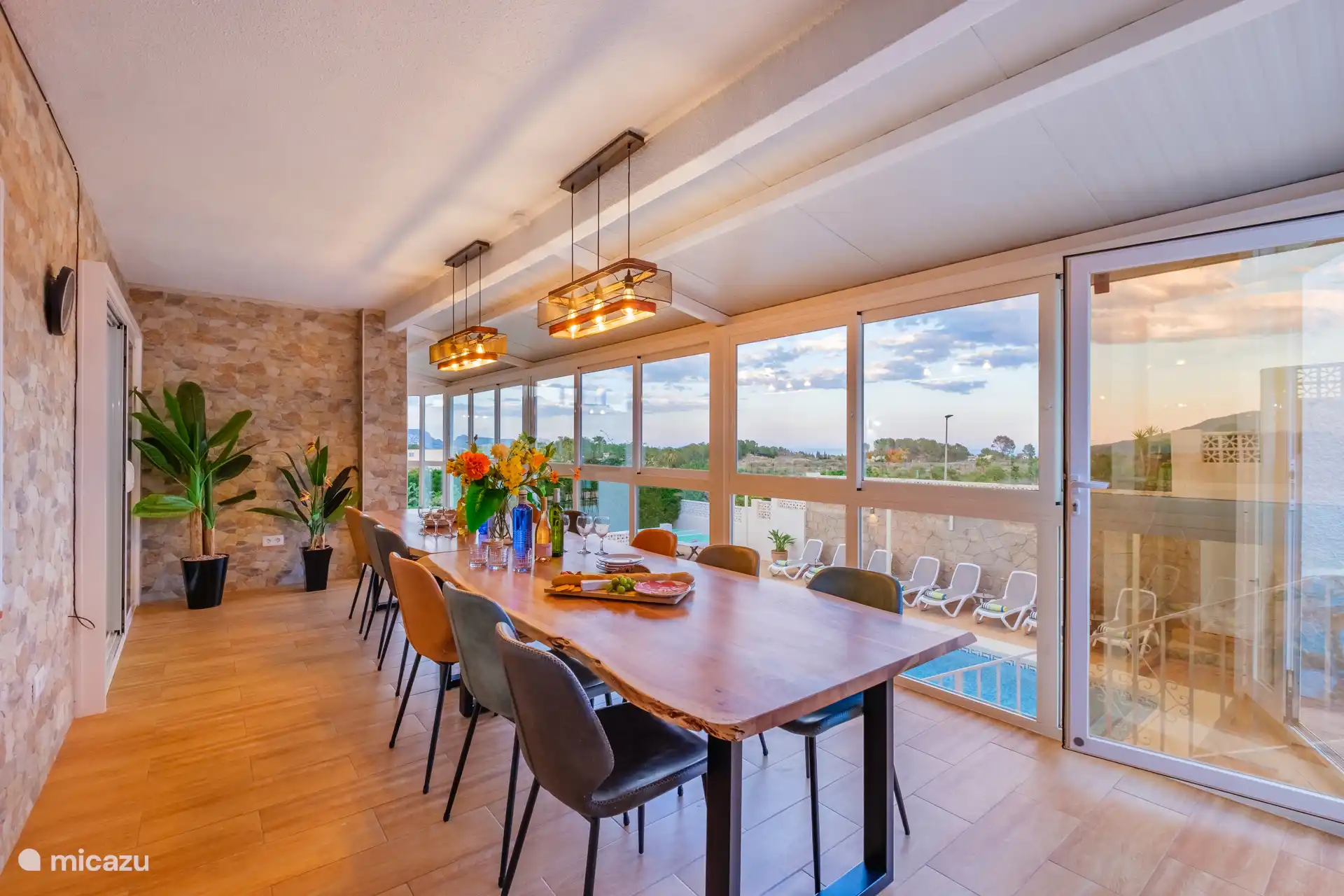 Villa Vamos Del Pi - table à manger