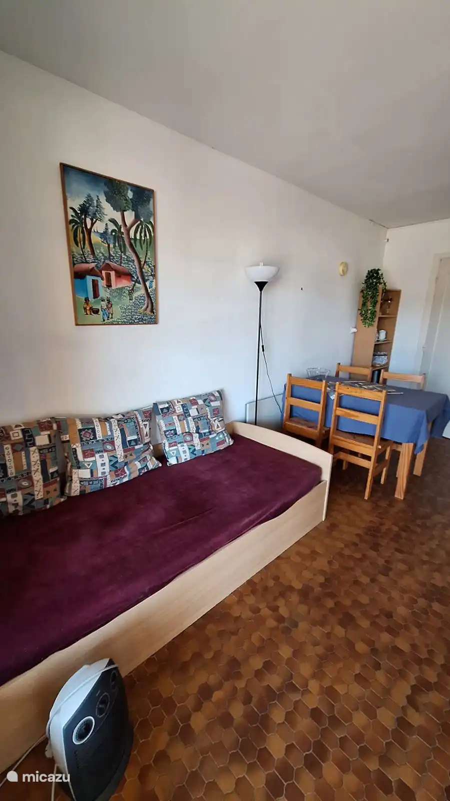 Sof&#225; y mesa de comedor