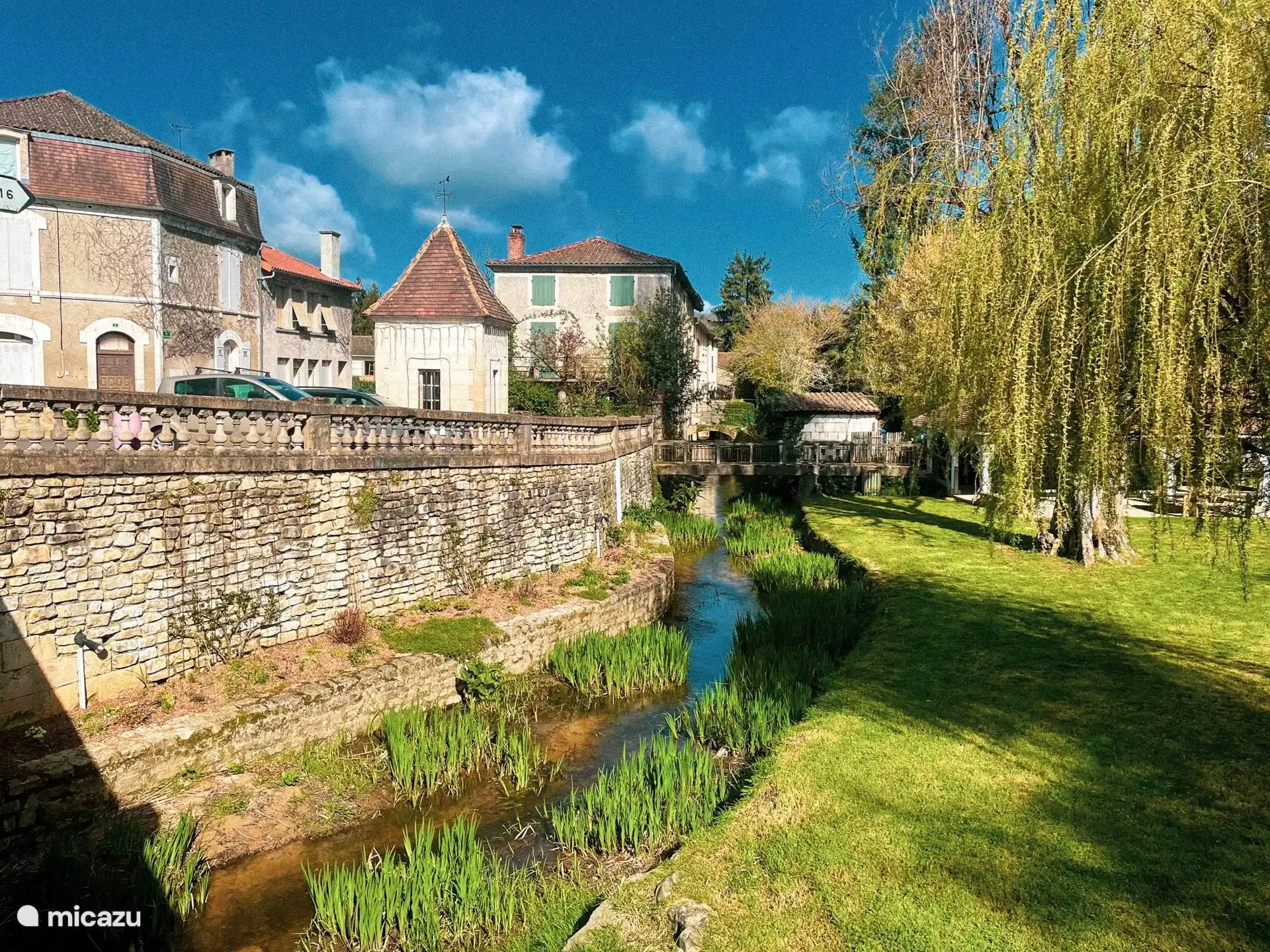 La muralla de Saint Pardoux la Rivi&#232;re