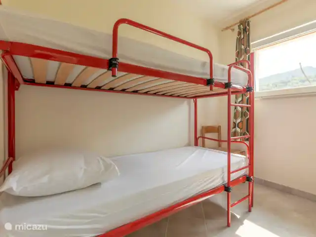 Le Fiamingo 4 | Italie, Lac de Garde, Nago-Torbole - appartement Petite chambre avec lits superposés. Dimensions 0,8 m X 2 mètres.