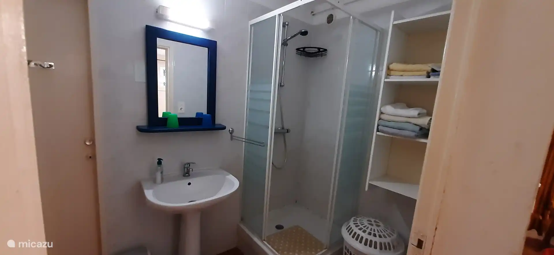 Las toallas de ba&#241;o y las toallas son abundantes