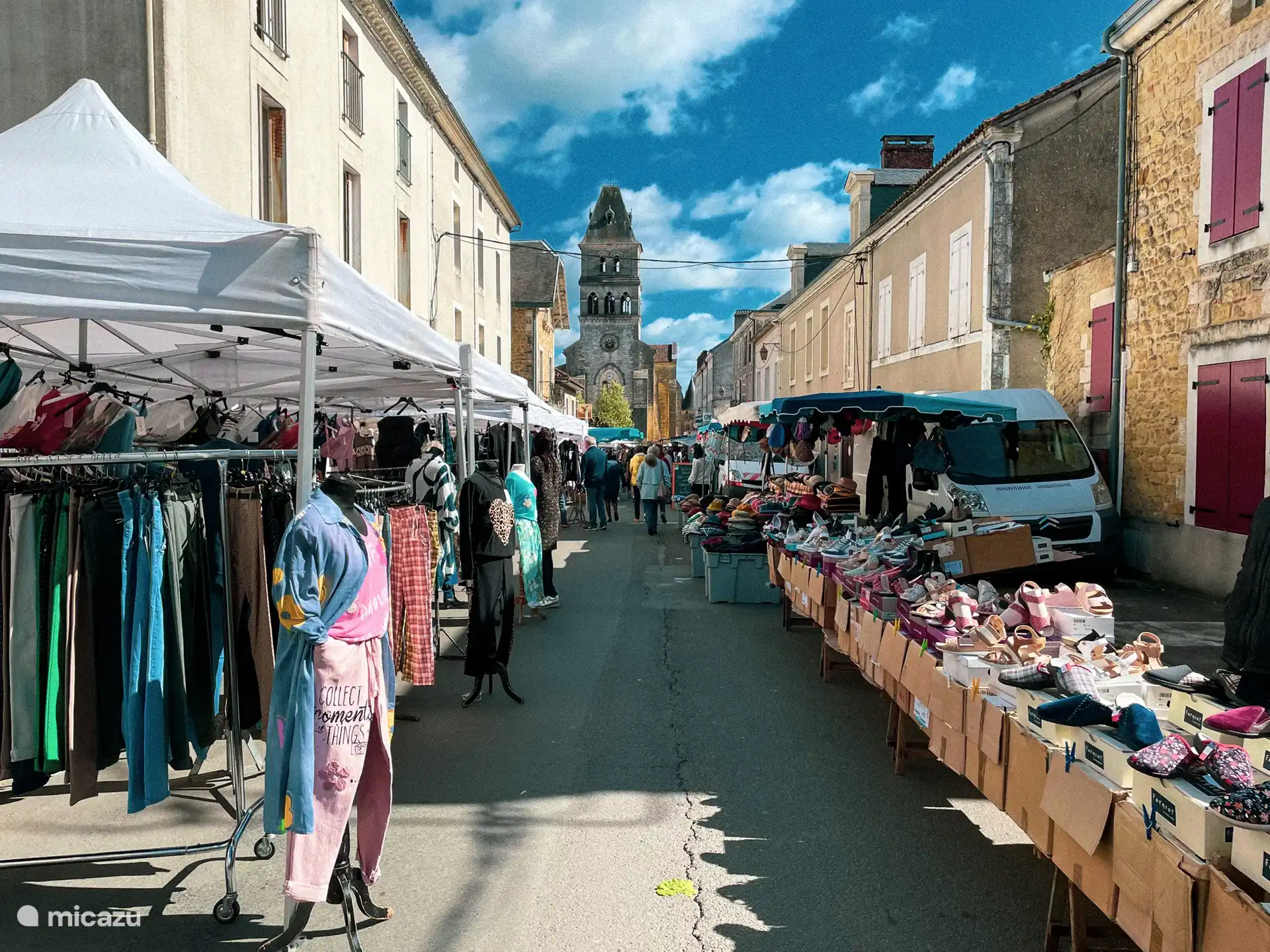 Vista de la iglesia de Thiviers