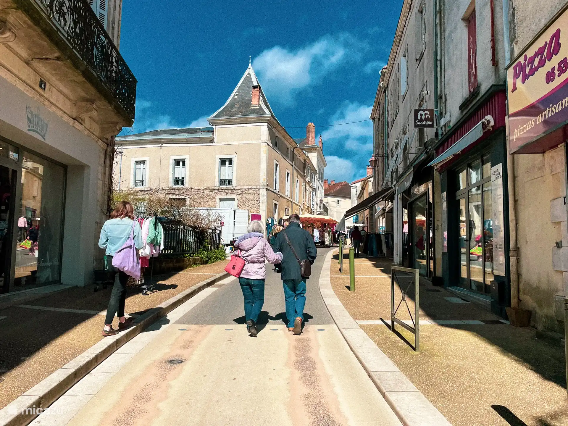 Mercadillo de los s&#225;bados en Thiviers