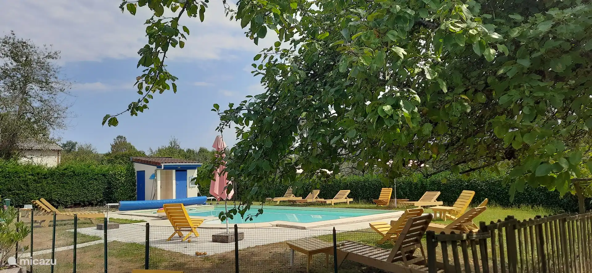 La piscina de Le Petit Bouleau es de libre acceso para todos los hu&#233;spedes.
