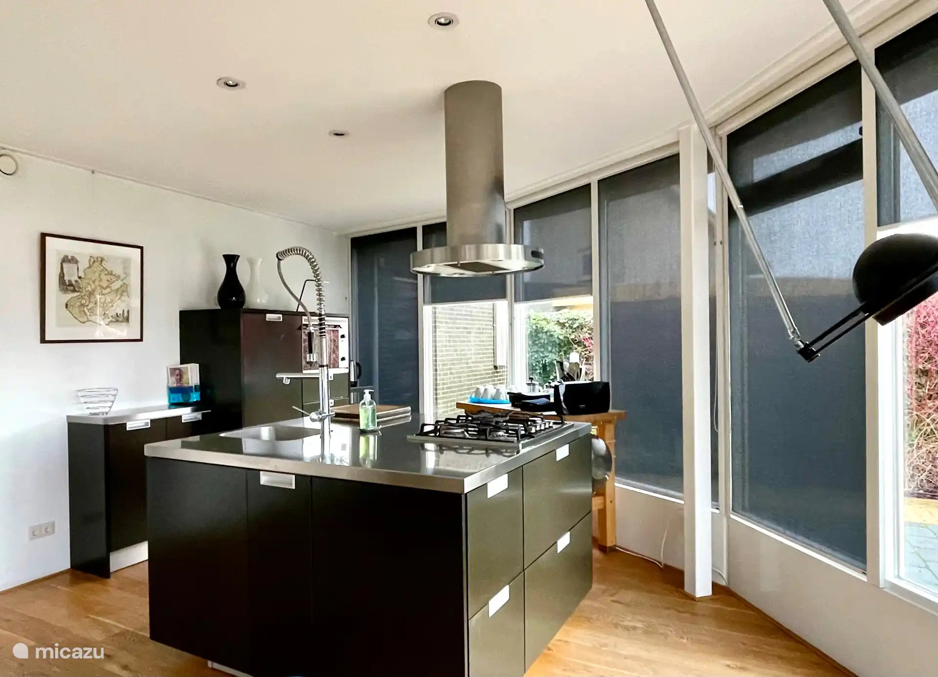 Kochen an der Kücheninsel