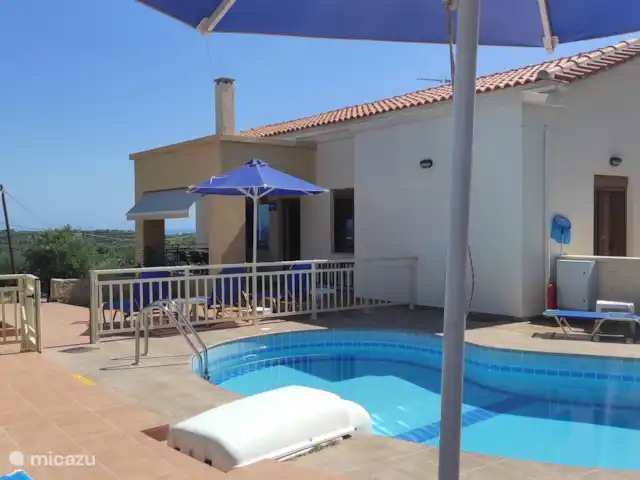 villa huren in Griekenland, Kreta, Pigi/Rethymno – Villa Stefanos, zwembad en zeezicht Privaat omheind zwembad met zeezicht