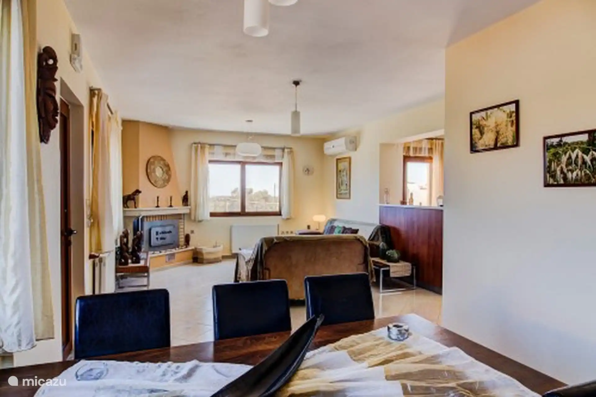 Offener Wohnraum mit Küche, Wohn- und Essbereich