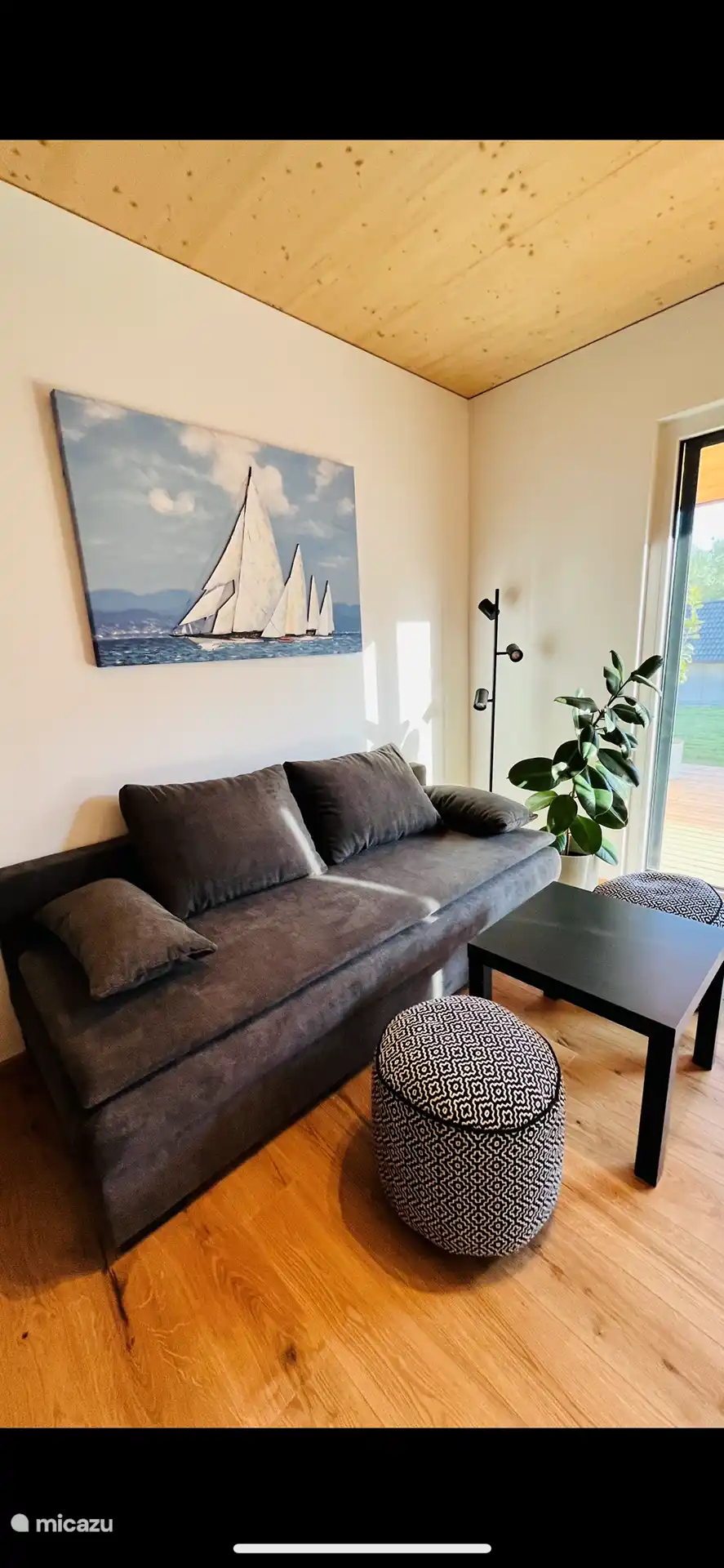 Relajándose en el sofá