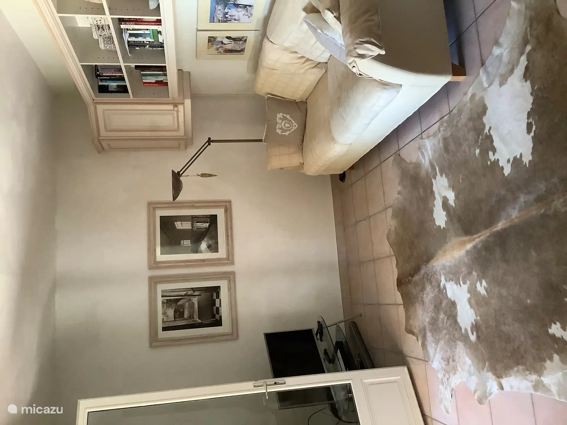 De woonkamer op de tuinverdieping