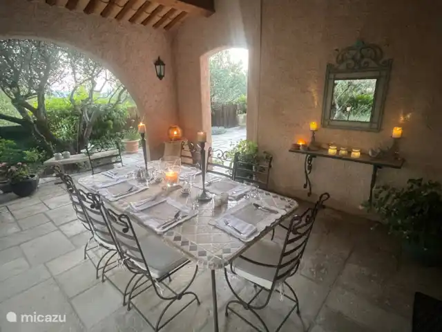 Mas de Michéri | France, Var, Villecroze - villa Un espace idéal pour dîner