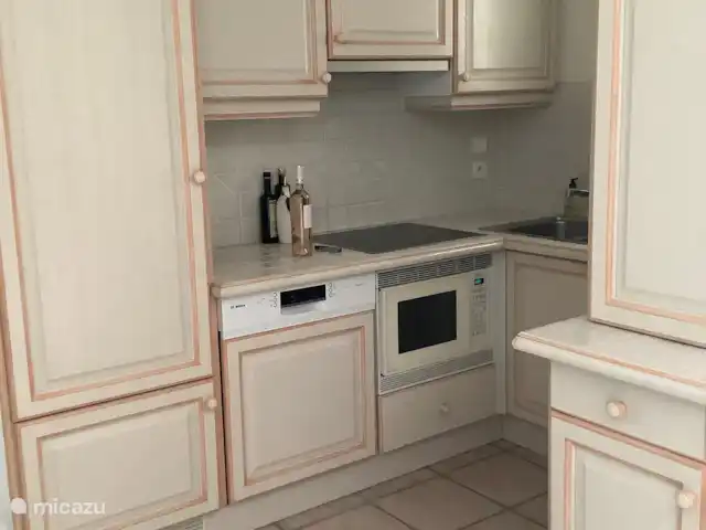 Mas de Michéri | France, Var, Villecroze - villa La cuisine entièrement équipée en rez de jardin