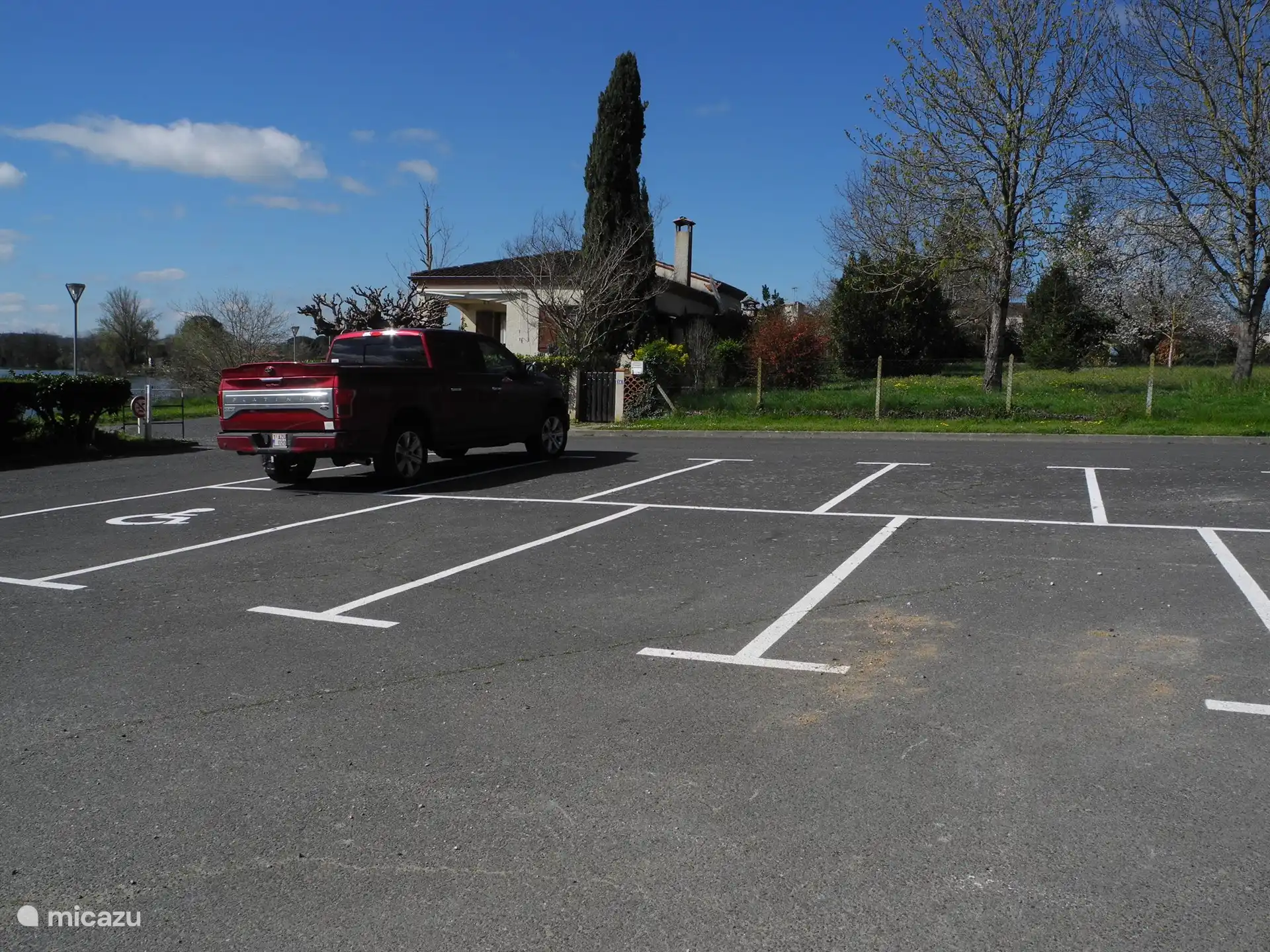 Parkplatz vor dem Haus