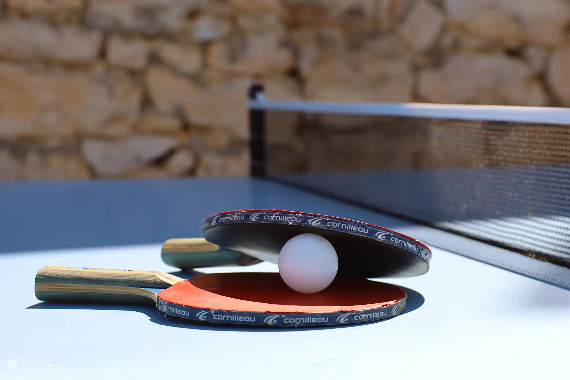 Une table de ping-pong est à disposition