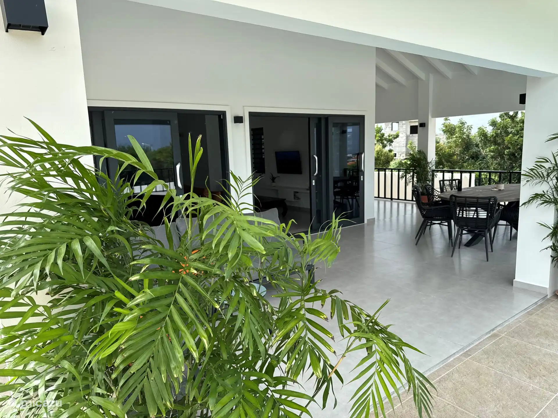 Geräumige Veranda mit viel Wohnraum