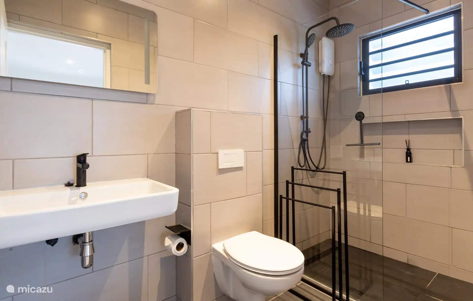 En-suite Badezimmer im Hauptschlafzimmer