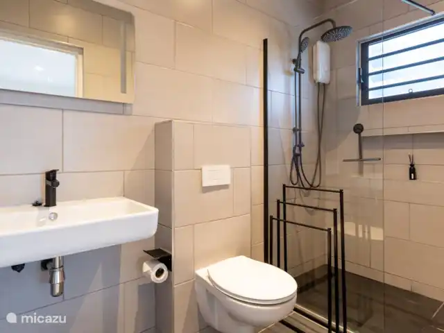 Villa Raïs | Curaçao, Banda Abou (ouest), Big Mountain - villa Salle de bain attenante dans la chambre principale