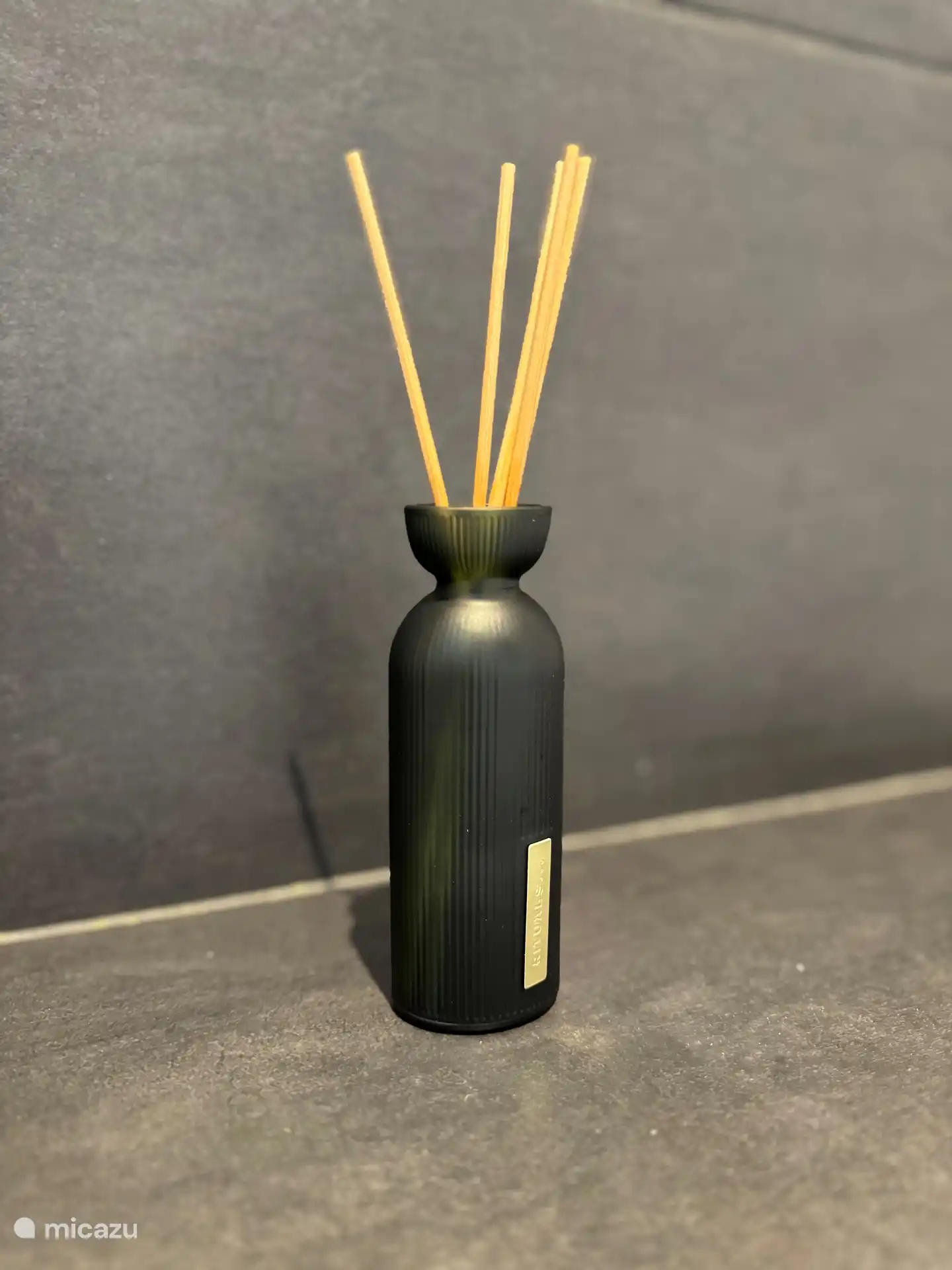 Entspannen Sie sich bei einer kühlenden Dusche