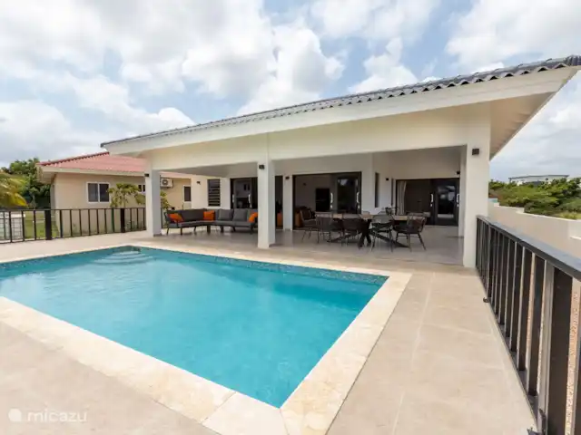 Villa Raïs | Curaçao, Banda Abou (ouest), Big Mountain - villa Piscine et porche