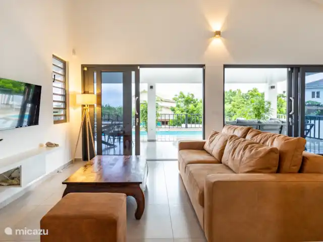 Villa Raïs | Curaçao, Banda Abou (ouest), Big Mountain - villa Salon avec accès direct au porche